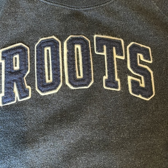 Roots cabin kids size youth XXL (13-14 years) navy blue sweater like new! - Picture 2 of 8